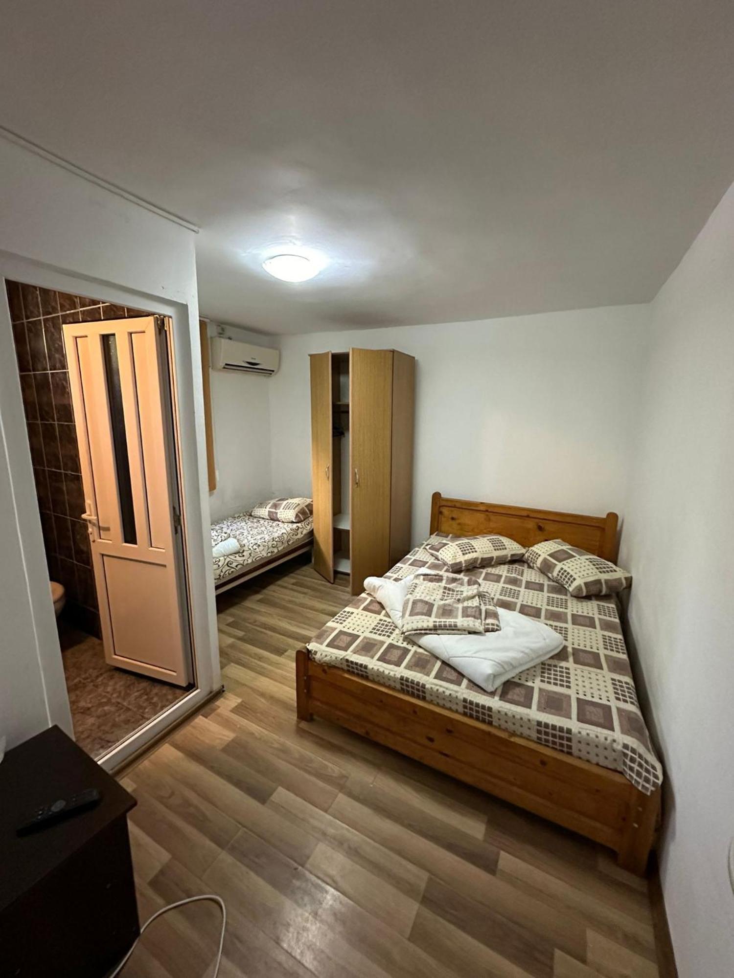Casa Pestelui Hotell Două Mai Eksteriør bilde